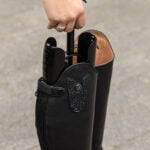 Close up gebruik QHP laarzenspanners Zwart