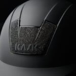 Détail Tapis Swarovski KASK Kooki Lady Noir Mat