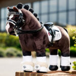 Lifestyle foto LeMieux Toy Pony stang en trens hoofdstel