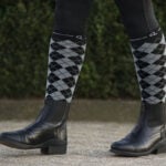 Lifestyle foto Paardrijsokken QHP Classic Midnight