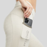 Detail Handytasche Reitleggings Montar MoGloria Full Grip Light Silver Grey