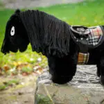Crafty Ponies lifesryle foto dekje met singelshoes beige geblokt