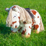 Premium zadel Crafty Ponies donkerbruin sfeerfoto