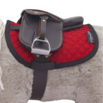 Crafty Ponies lifestyle foto Zadeldek Premium Rood