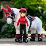 Lifestyle foto Toy Rider LeMieux Chloe rood