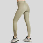 Rückseite der Reitleggings Montar MoEdith Crystal Dusty Green
