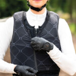Verschluss QHP Body Protector Cover Liora Schwarz