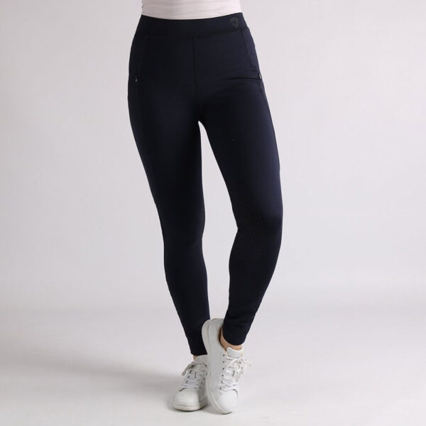 Lifestyle foto voorzijde Horka rijlegging Megan Blauw