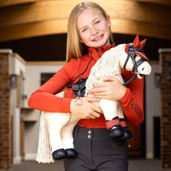 Paardenknuffel LeMieux Toy Pony Popcorn Palomino sfeerfoto