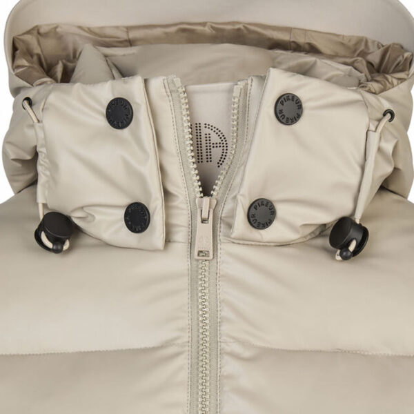 Close up kraag Pikeur jas 8023 Almond