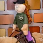 Onstructrice Iris Crafty Ponies op paard