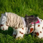 Zadelpad Crafty Ponies Western Roze lifestyle foto