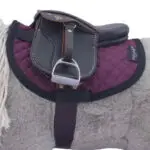 Crafty Ponies lifestyle foto Zadeldek Premium paars