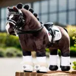 Lifestyle foto LeMieux Toy Pony stang en trens hoofdstel