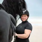 Lifestyle shoot Montar Shirt Everly Curve Zwart