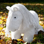 Lifestyle foto Crafty Ponies 48 cm wit/wit