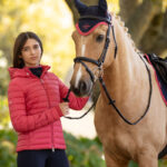 Lifestyle foto LeMieux Puffer Jas Ruby Kids Cranberry