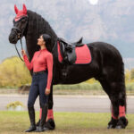 Dekje LeMieux Suede Cranberry lifestyle foto