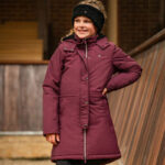 Lifestyle foto QHP Jas Maelynn Junior Wine Red