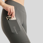 Detail Handytasche Reitleggings Montar MoPaulina Grau