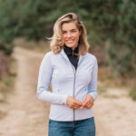 Lifestlyle foto EQPRO Trainingsvest Hyacinth Lilac Coral