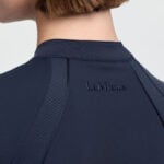 Detail kraag achterzijde LeMieux Mesh Base Layer Lisa Navy