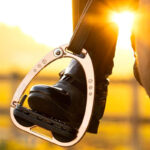 LeMieux Vector Balance Rosegoude stijgbeugels lifestyle picture