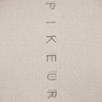 Detail strass logo Pikeur Polartec Vest 8031 Pale Grey