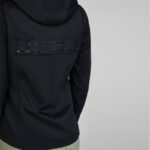 Achterzijde Pikeur Softshell Regenjas 7047 Athleisure zwart