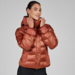 Lifestyle foto Pikeur jas 8016 Rose Wood voorzijde