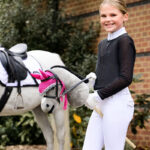 Lifestyle foto QHP Hobby Horse Grijs