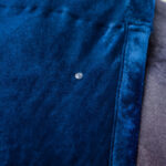 Detail halsdeel QHP Fluff navy