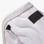 Detail koordpiping strass zadeldekje QHP nummer wit