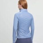 Achterzijde lifestyle shoot LeMieux Jas Juliette Powder Blue
