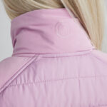 Logo achterkant kraag Bodywarmer Montar Emma Candy Pink