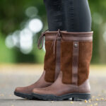 Lifestyle foto QHP Outdoorlaars Rylin Bruin