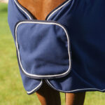 Detail borstsluiting QHP zweetdeken Ornament navy/zilver