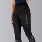 Lifestyle photo riding leggings Horka Momentum black silver