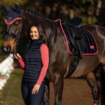 Photo de style de vie LeMieux Puffer Bodywarmer Rose Navy