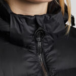Détail col Montar veste MoAthena noir