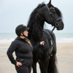 Lifestyle afbeelding vest Montar Lize Curve Zwart