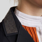 Detail kraag Montar Wedstrijdjas MoKately kids Zwart