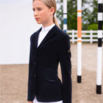 Lifestyle photo Pikeur jacket Isalinne night blue
