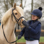 Housse de protection corporelle QHP photo d'ambiance Liora Navy Junior