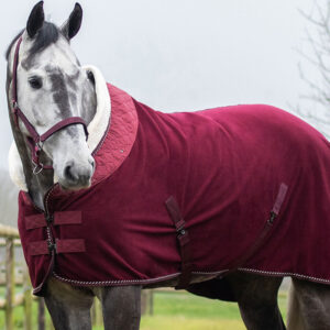 QHP Brilliance fleece blanket Port Red