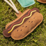 Lifestyle foto Paardenspeelgoed QHP Snackcounter Hotdog
