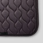 Close up Zadeldek Montar Fair Crystals Black Peony