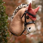 Lifestyle foto Hobby Horse Fly Hood LeMieux Spiced Earth